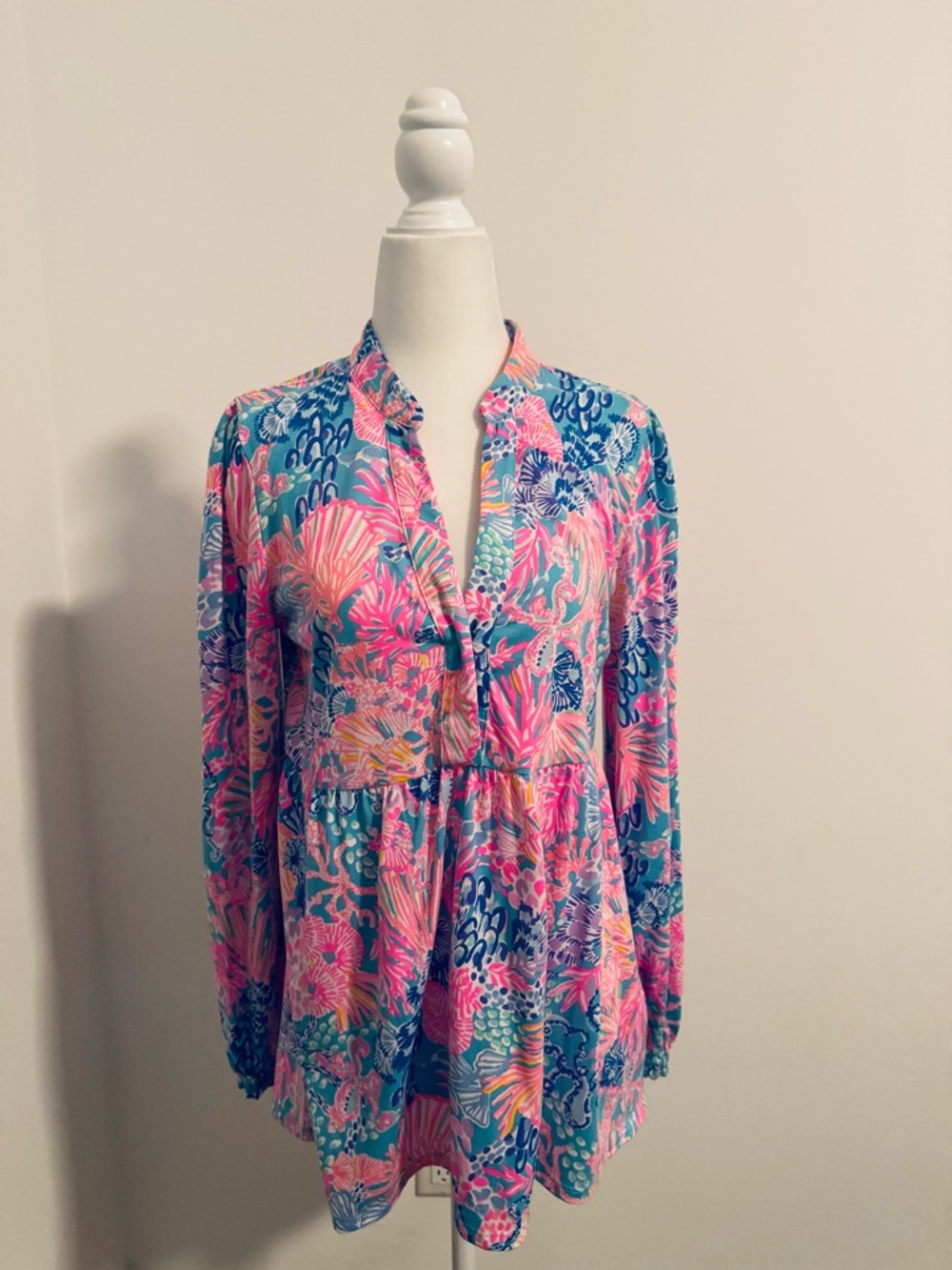EUC Lilly Pulitzer Vibrant Floral Peasant Blouse in Pink & Blue - Picture 2 of 5